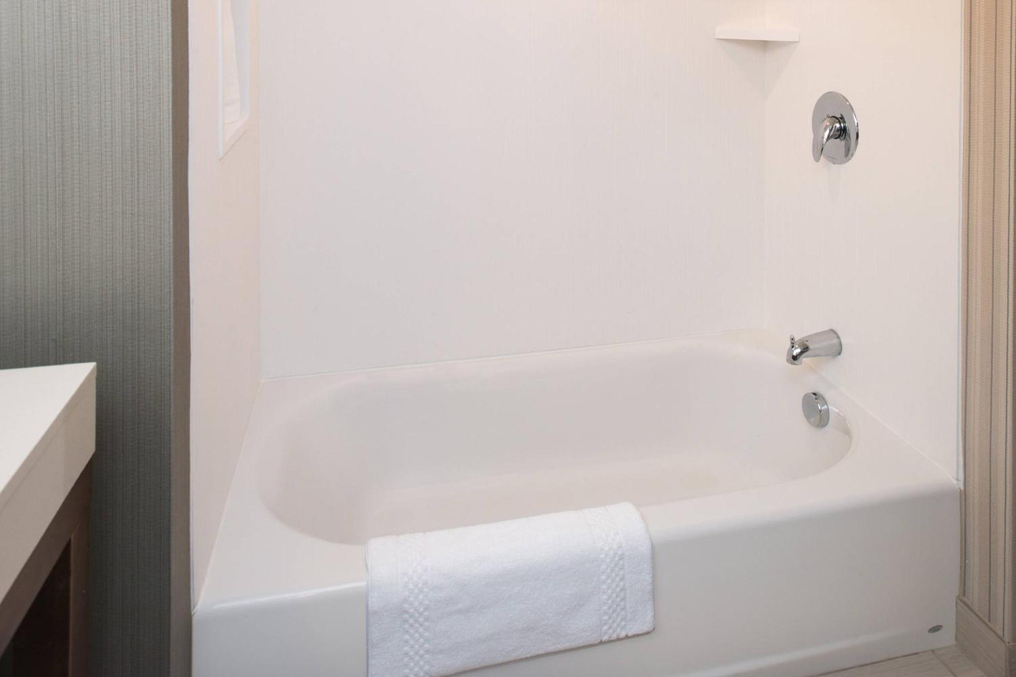 Courtyard By Marriott Detroit Farmington Hotel Farmington Hills Kültér fotó